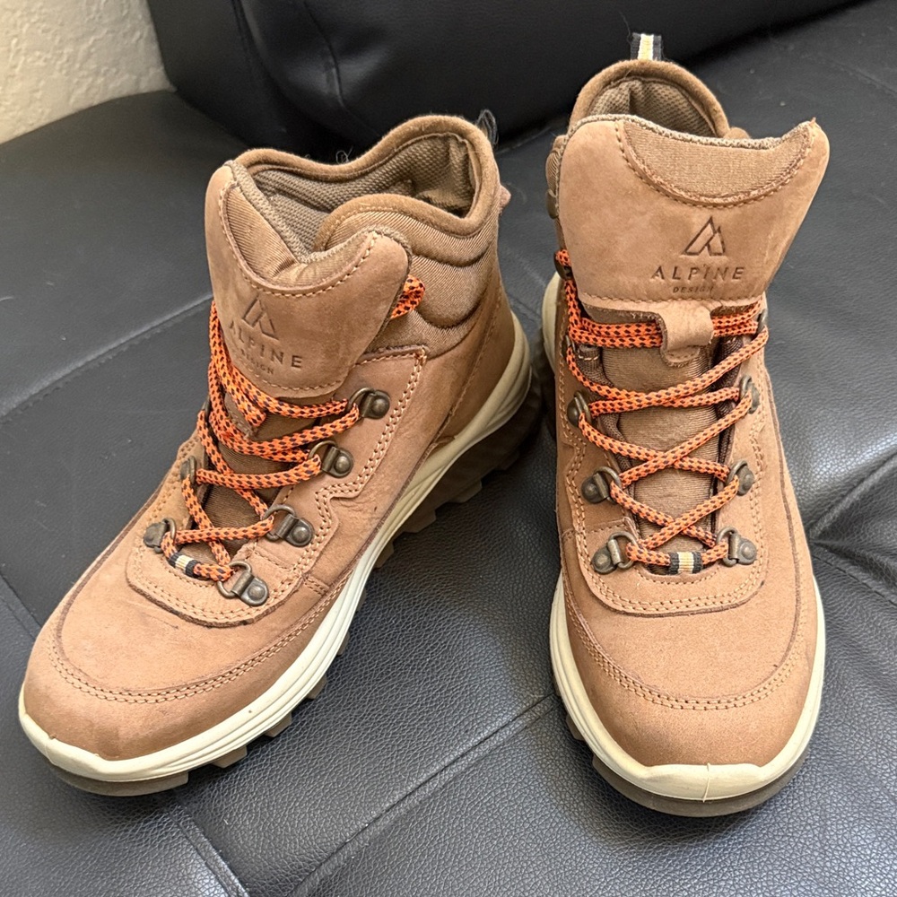 Alpine Design tan Suede Hiking Boots with Orange Accent Laces